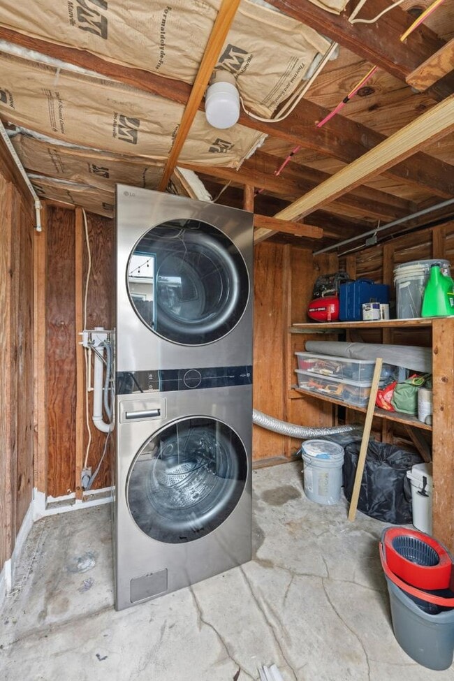 Building Photo - 766 20th Ave N