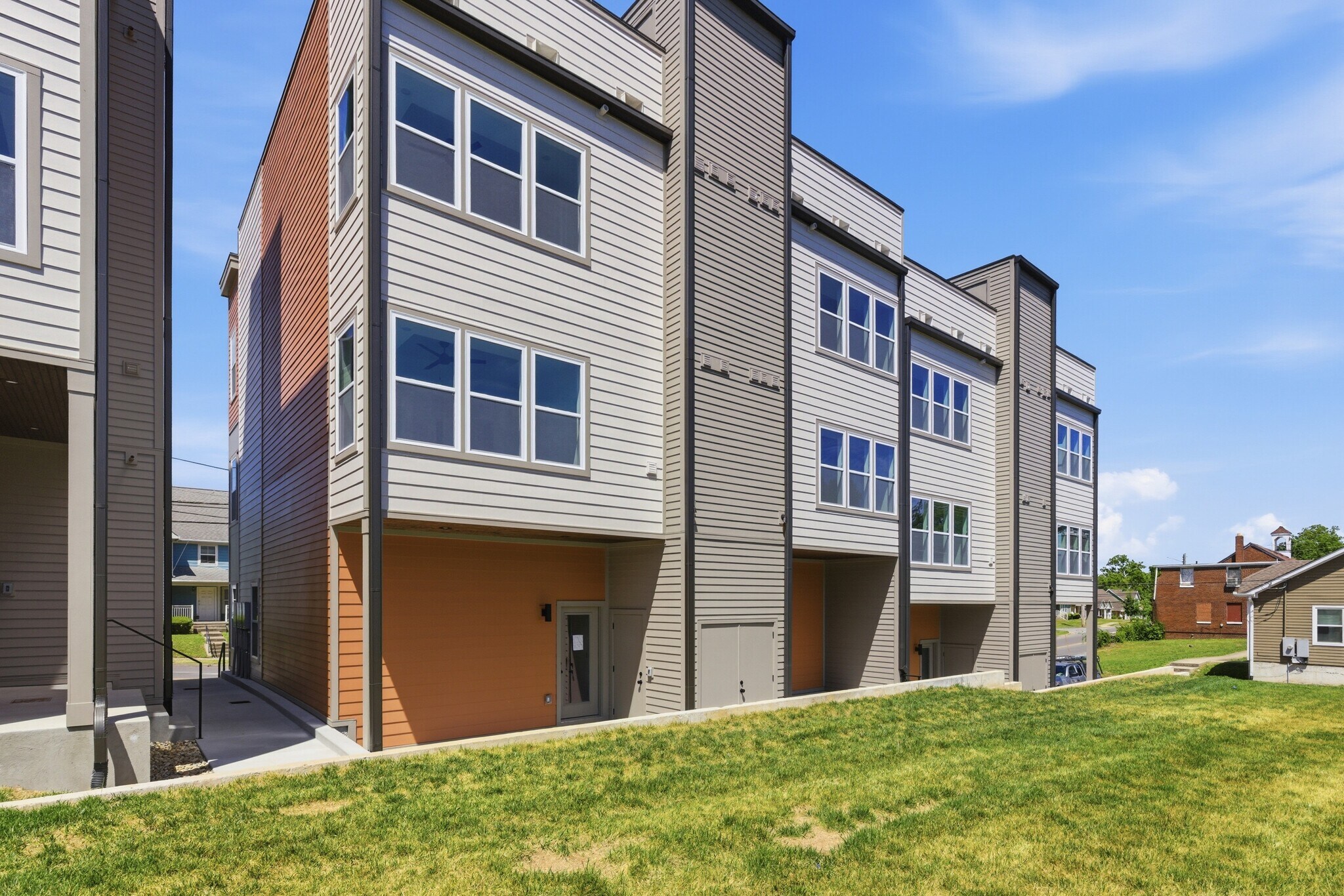 Building Photo - 3967 Clifton Ave