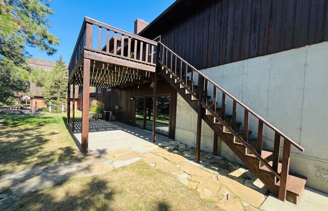 Building Photo - Beautiful 5 bed/3 Bath Home in Heights
