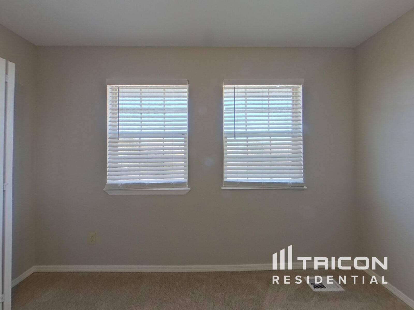 Building Photo - 9508 Waterbury Dr
