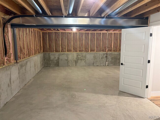 Building Photo - 28718 Woodland Heights Dr