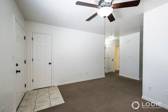 Building Photo - 934 E 500 N