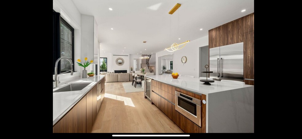 Building Photo - 28 Newtonville Ave