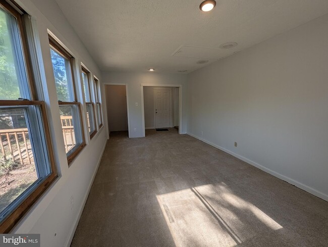 Building Photo - 6327 Willowood Ln