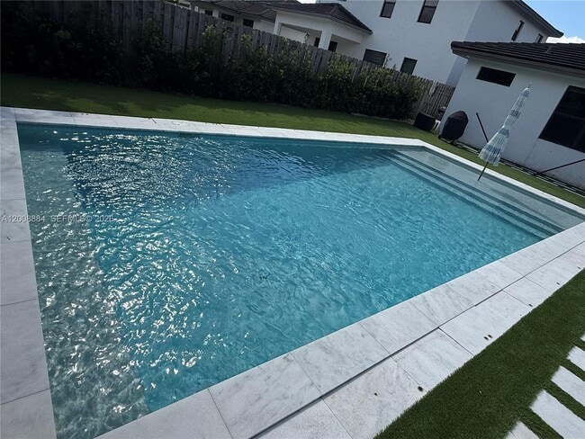 Building Photo - 2945 SE 3rd St