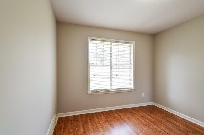 Building Photo - 7860 Freehold Dr