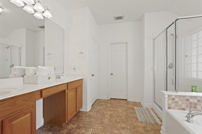 Building Photo - 9003 Creeks Gate Ct