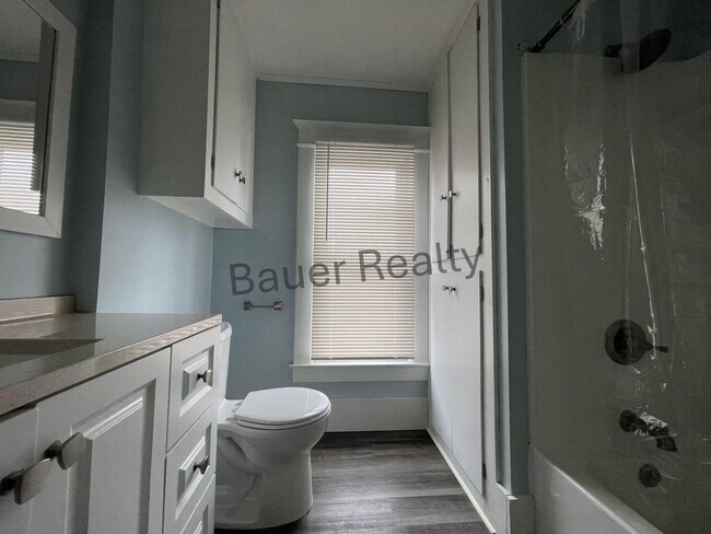 Building Photo - Two Bedroom, 1 1/2 Baths