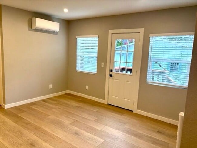 Building Photo - 1208 Willow St