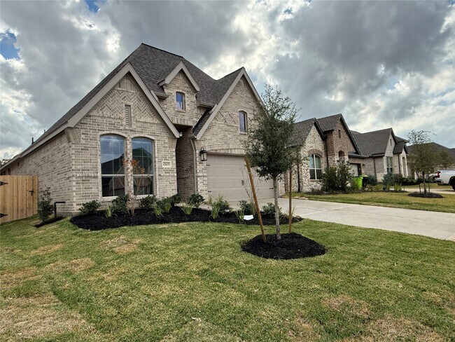 Building Photo - 42615 Mystery Ln