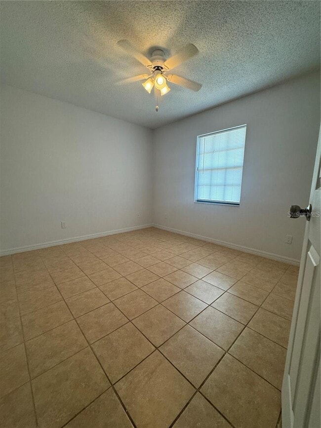 Building Photo - 929 Devonshire Way