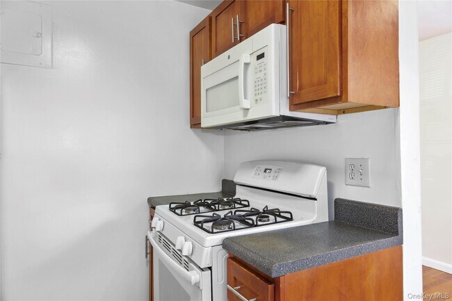 Building Photo - 101 Carpenter Ave