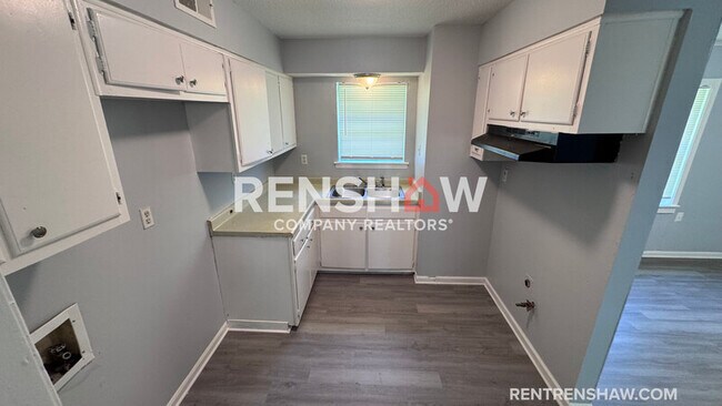 Building Photo - 3272 Sweet Springs Dr