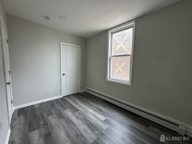 Building Photo - 159 Lewis St