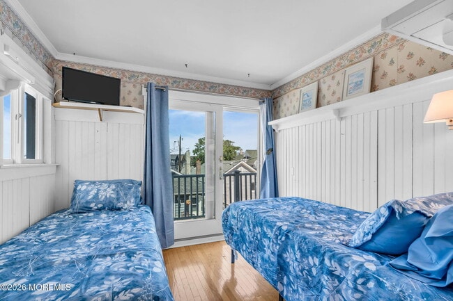 Building Photo - 419 Beach Front