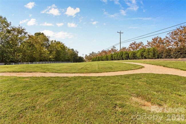 Building Photo - 106 Slocumb Ln