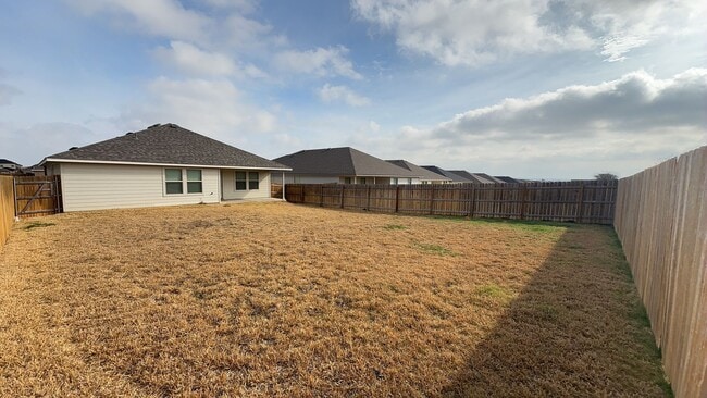 Building Photo - LAKE POINTE TERRACE!  4-bedroom 2-bathroom house! $500 Off!!
