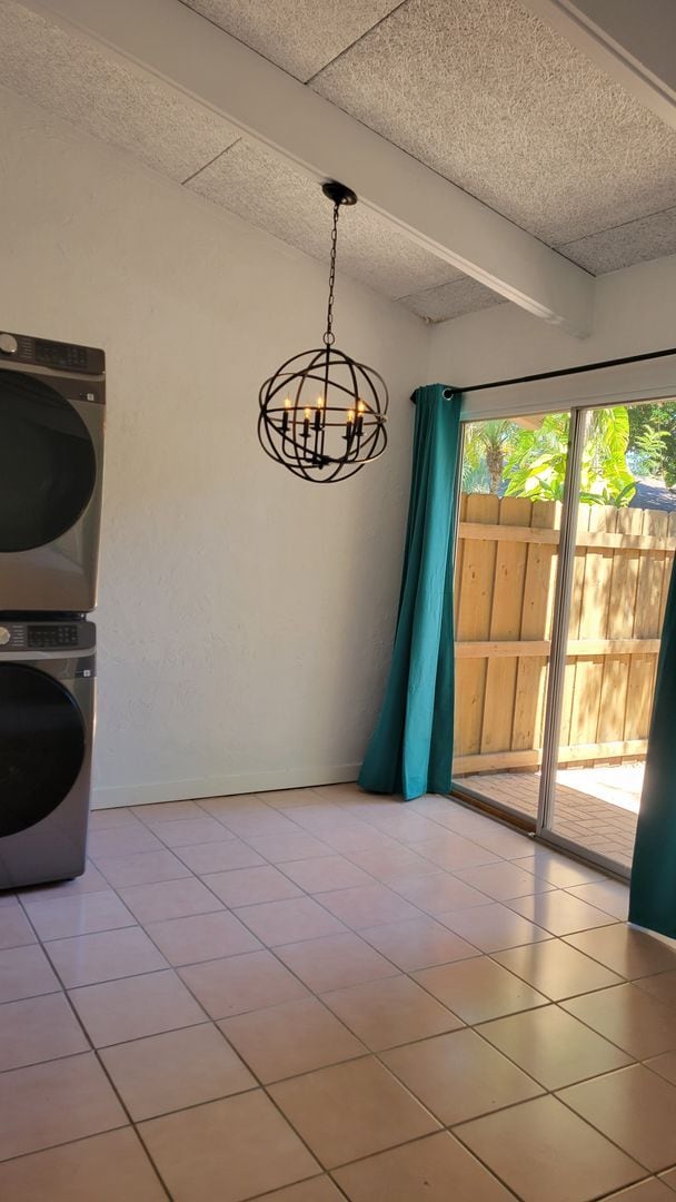 Building Photo - Annual UNfurnished renovated 2/1 condo dow...