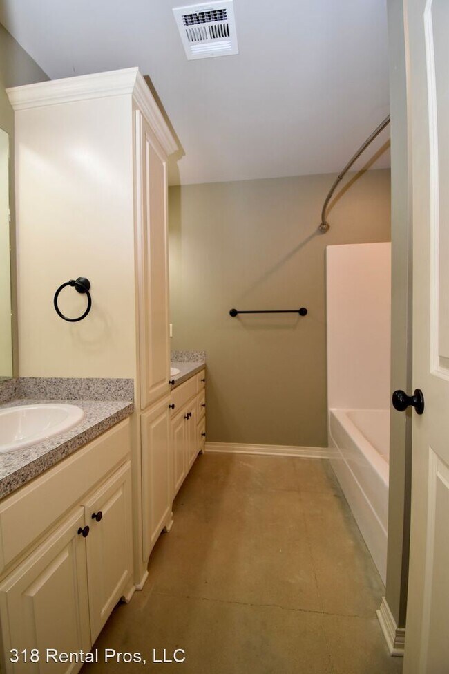 Building Photo - 3 br, 2 bath House - 102 Meadows Drive