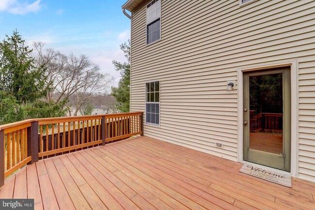 Building Photo - 1248 Quaker Ridge Dr