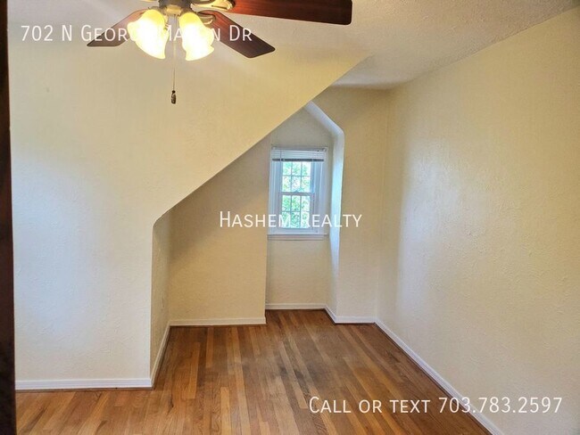 Building Photo - 702 N George Mason Dr