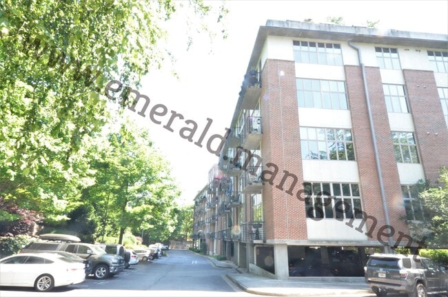 Building Photo - 640 Glen Iris Dr NE