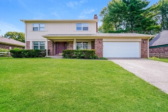 Building Photo - Spacious 4 Bedroom Greenwood Home