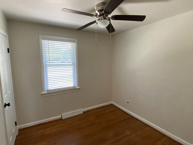 Building Photo - -- AVAILABLE JUNE 5TH — 3 BR / 1 BA Newly Renovated Ranch Home. Available June 5th!