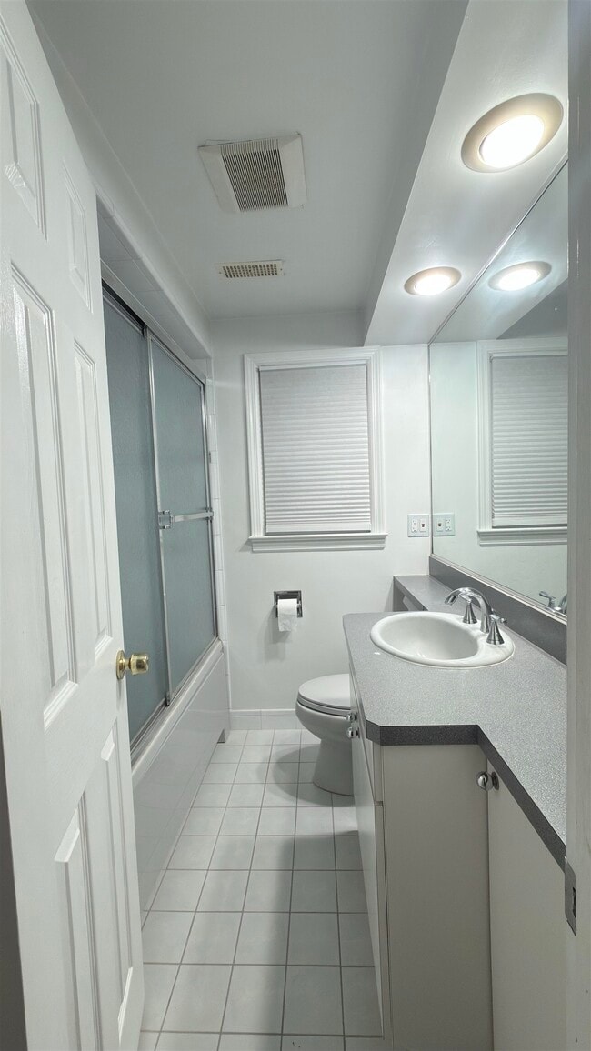Building Photo - 273 Paulanne Terrace