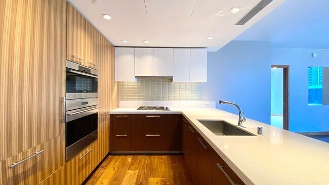 Building Photo - 1555 Kapiolani Blvd