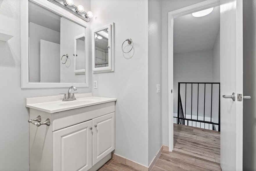 Building Photo - 7930 Mission Center Ct