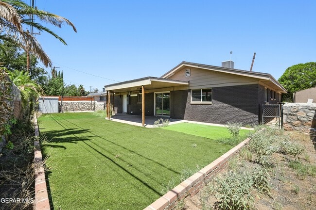 Building Photo - 9674 Stonehaven Dr