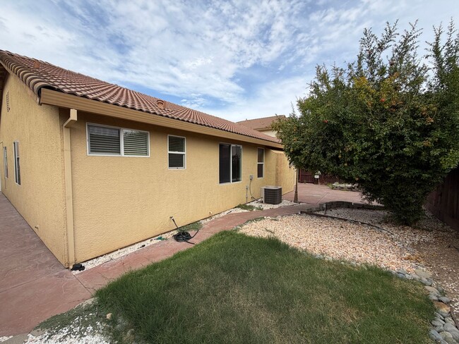 Building Photo - 8660 Banton Cir