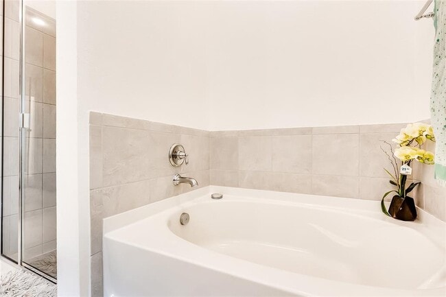Building Photo - 833 Whitetail Dr