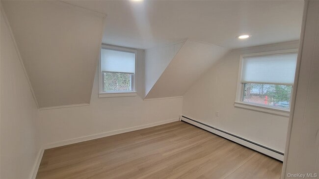 Building Photo - 50 Deepdale Dr