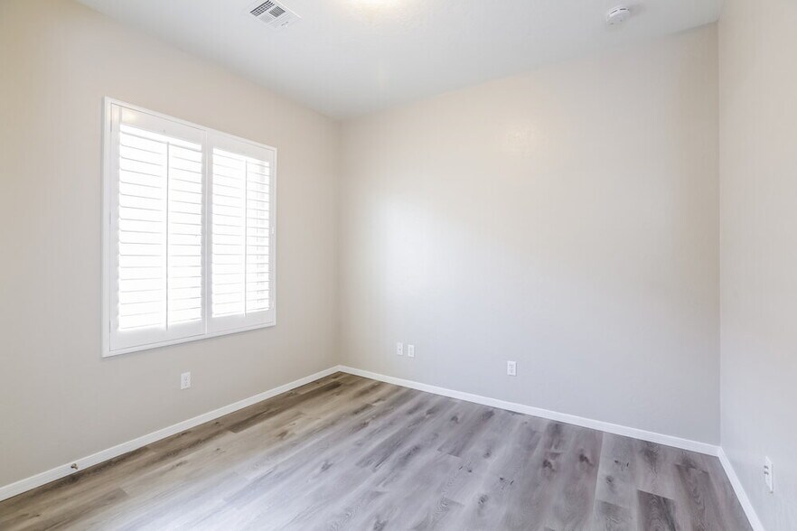 Building Photo - 6166 Jutland Ave