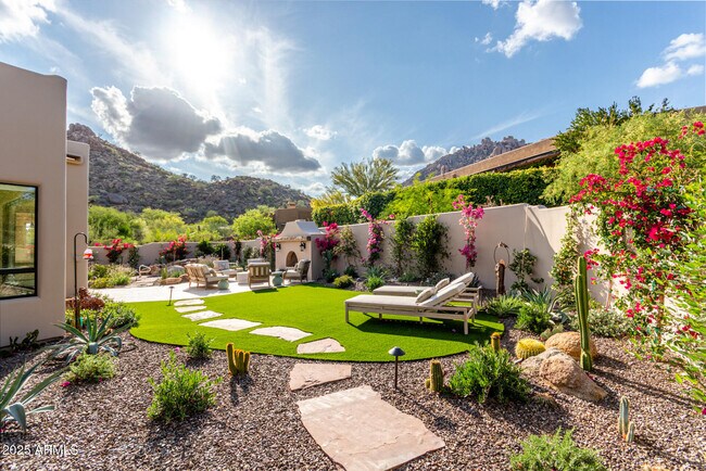 Building Photo - 11434 E Juan Tabo Rd