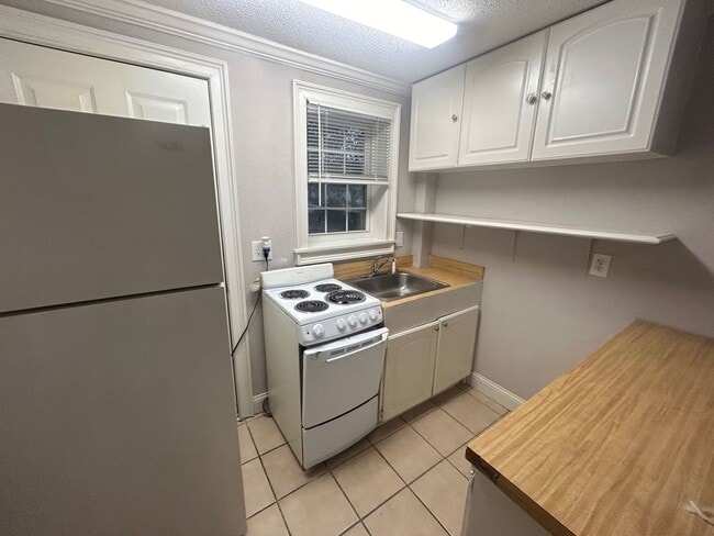 Building Photo - 1019 Monticello St