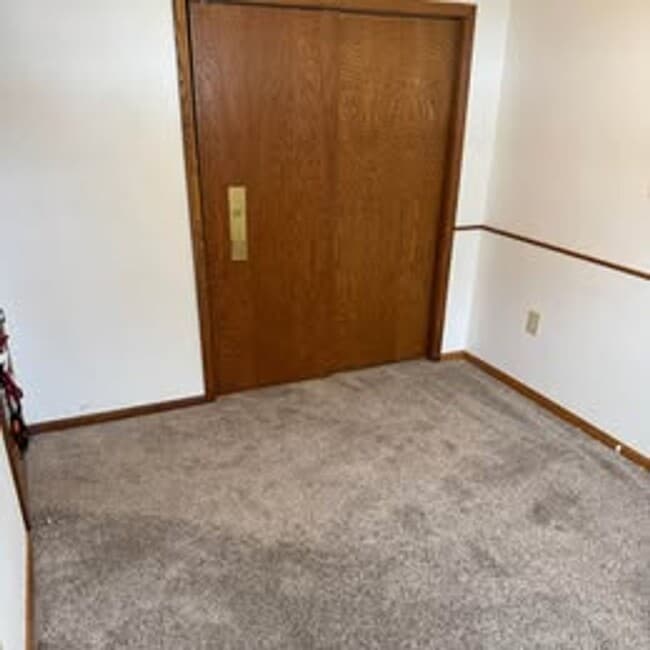 Building Photo - 721 N Teal St