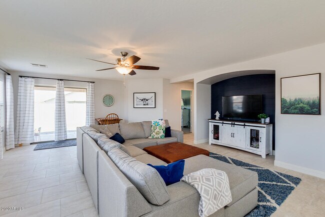 Building Photo - 3868 W Carlos Ln