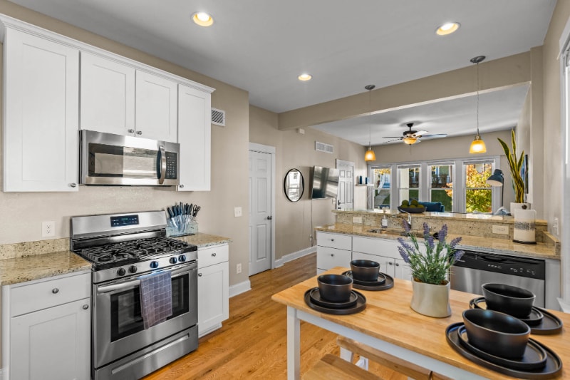 Building Photo - 2138 N Hubbard St