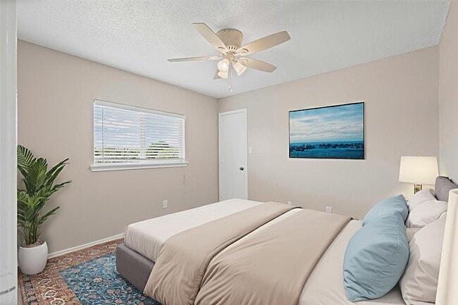 Building Photo - 6505 Tara Ln