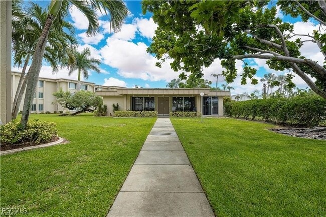 Building Photo - 2244 Winkler Ave