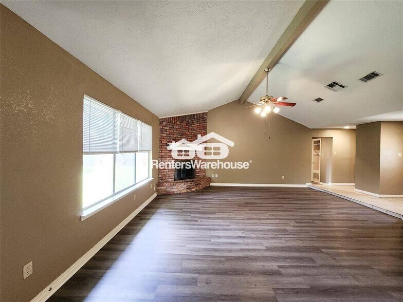 Building Photo - 1359 Tenderden Dr