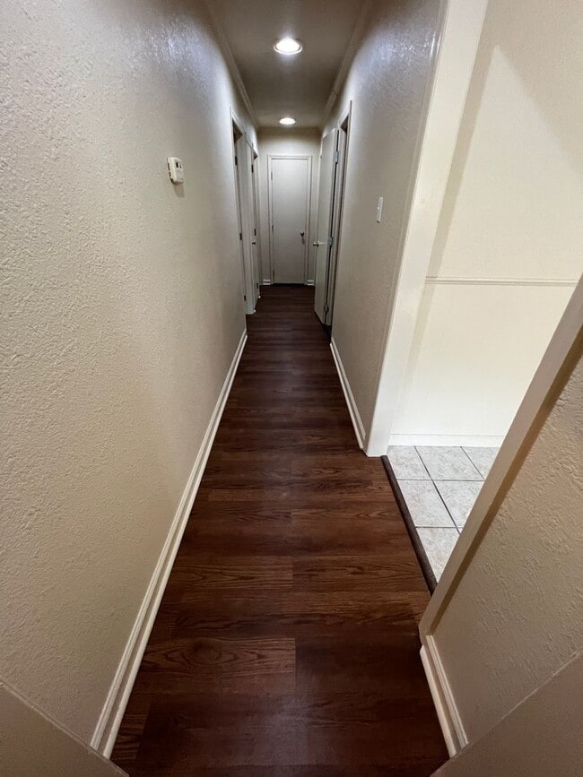 Building Photo - Nice Spacious 3 Bed 1.5 Bath House Total Electric.  Yard Care Included.  Fridge & Washer and Drye...