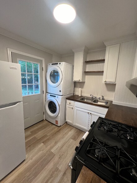 Building Photo - 120 Neal Ave