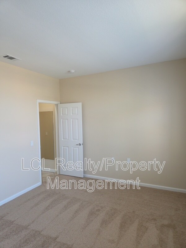 Building Photo - 26858 China Dr
