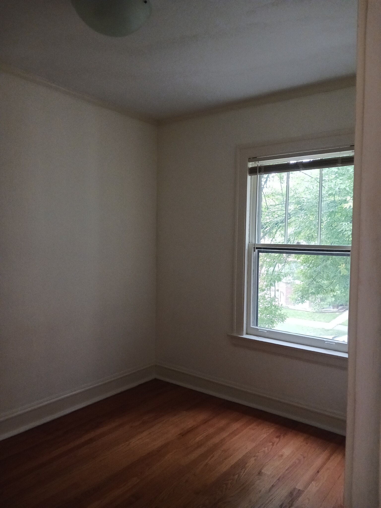 Building Photo - 5727 N Washtenaw Ave