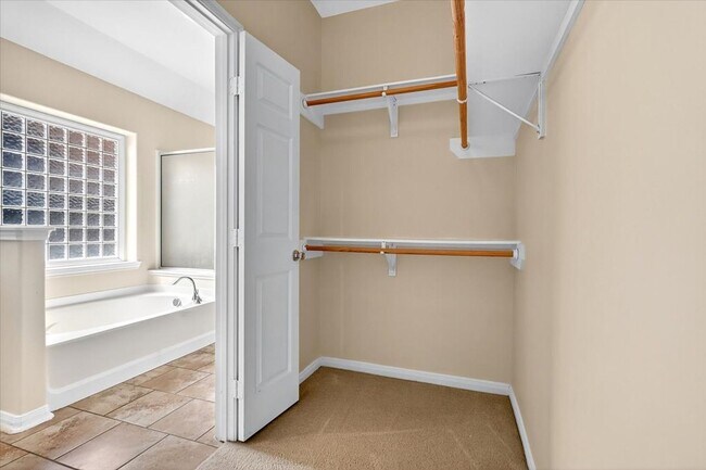 Building Photo - 6018 Tapestry Dr