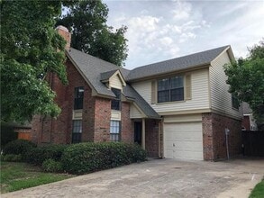 Building Photo - 1000 Lamesa Ct